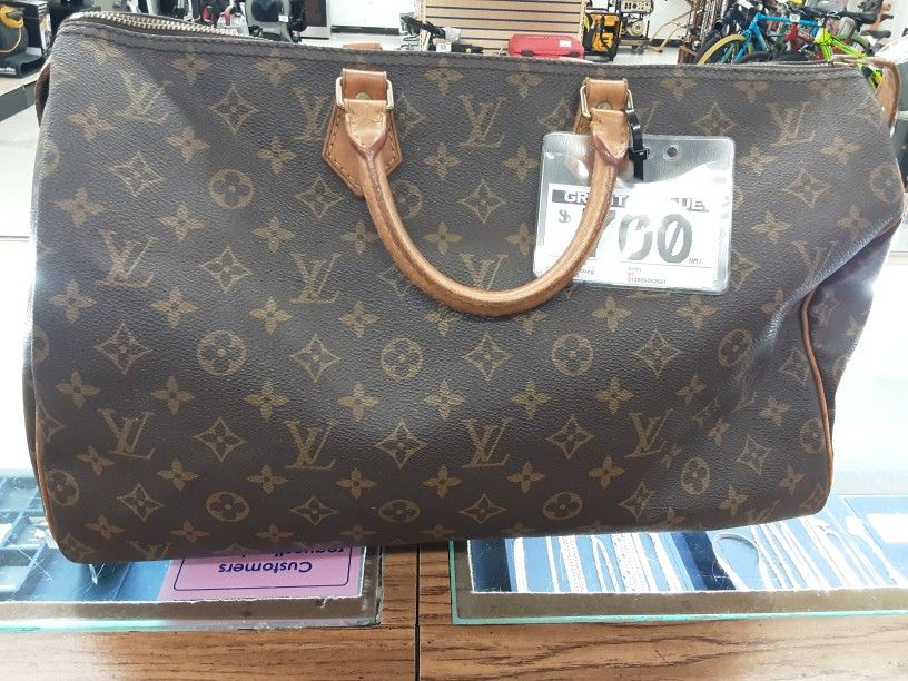 LV Monogram