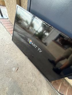 40” Samsung Smart TV Flat Screen with remote
