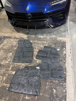 Lamborghini Urus floor mats (black) full set