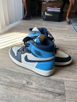 Air Jordan 1 Retro High OG “Obsidian UNC” size 10