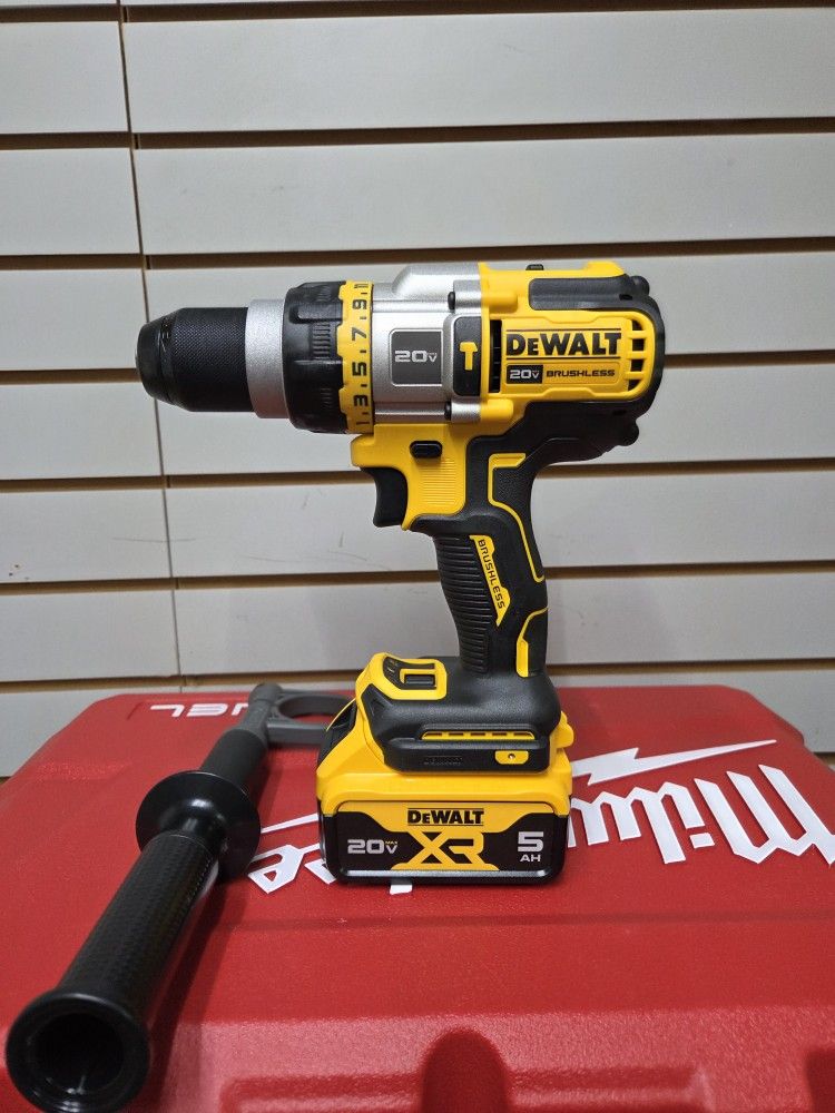 NEW DeWalt 20V Flexvolt Brushless 3-Speed Hammer Drill With 5AH Battery
