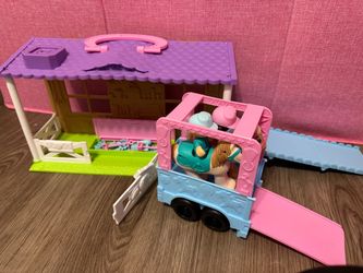 Kids Horse Stable and Trailer Playset