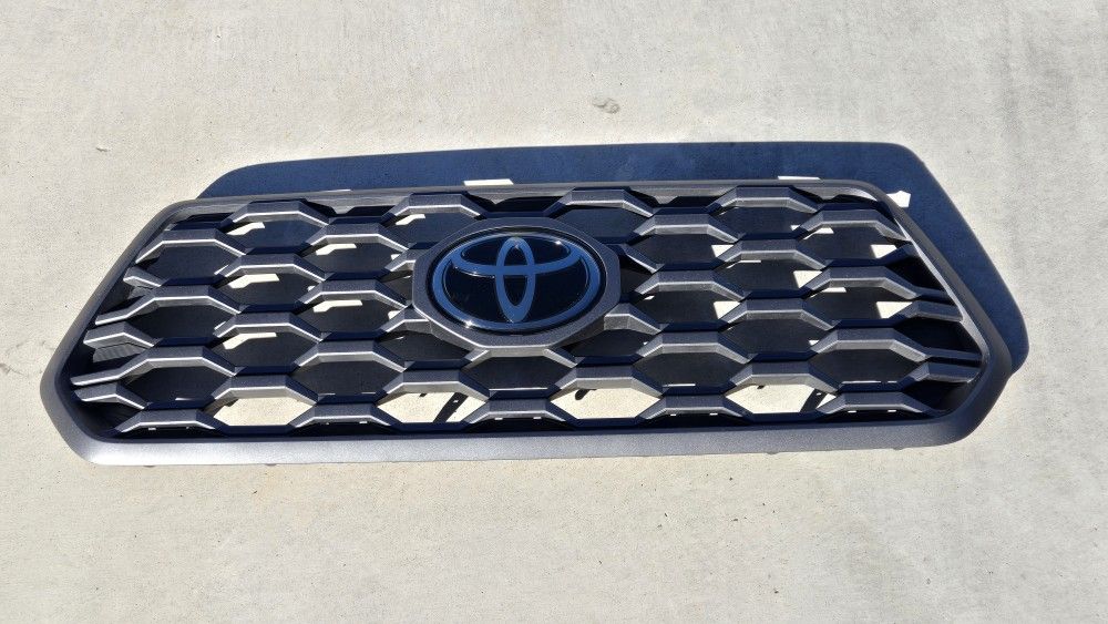 OEM 2023 Toyota Tacoma Grille And Emblem TSS Garnish 3rd Gen Third 2016 - 2023