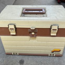 VTG Plano Fishing Tackle Box 757 Tan/Cedar. (K1)