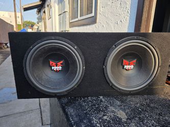 2 12" Rockford Fosgate XLC with sealed box