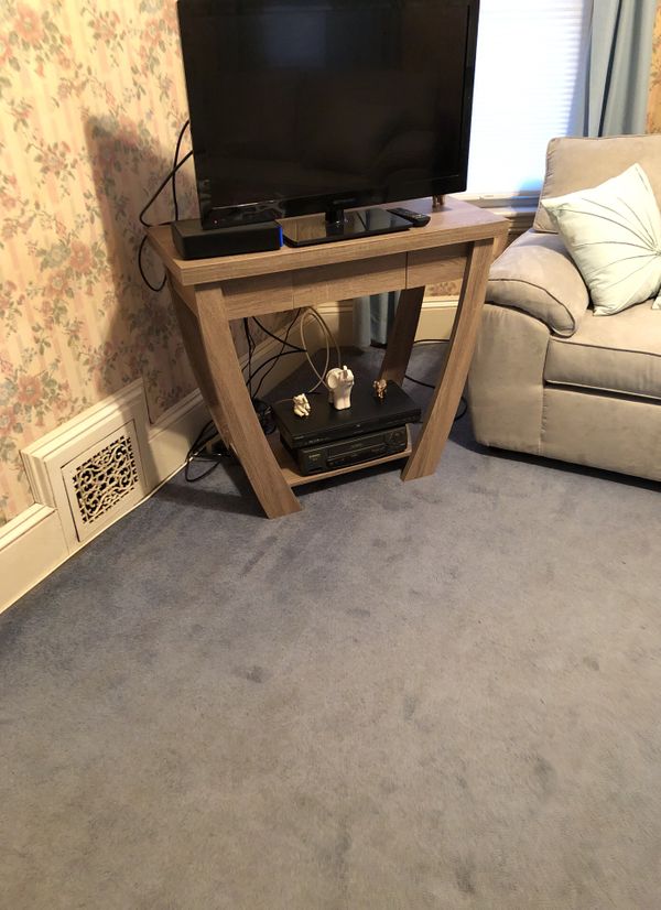TV Stand/Sofa Table. Has matching end tables & coffee table also