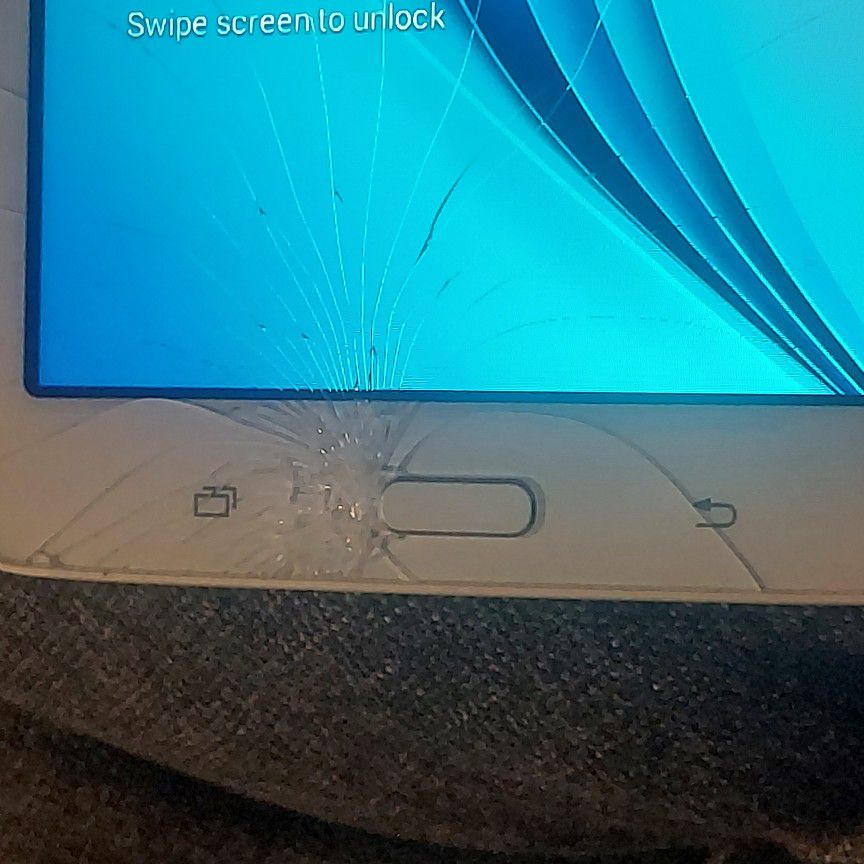 tableta Samsung Galaxy kids esta quebrado del vidrio pero trabaja bien 