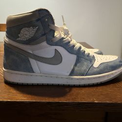  Air Jordan 1 Retro High Hyper Royal