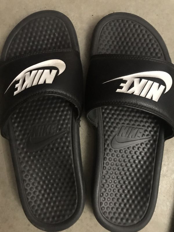 what stores sell nike slides