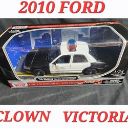 2010 FORD CLOWN VICTORIA MOTORMAX TOY