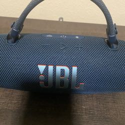 JBL charger 6