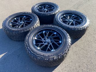 Like New 20” Method Wheels 6 lug Chevy Gm dodge & 275/55LT20 load rated General AT tires