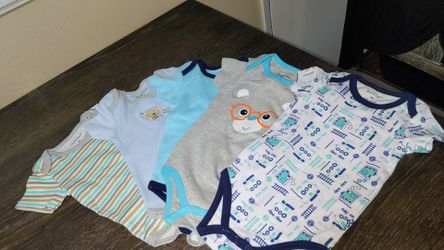 9m onesie for boy. Set of 5 (New)