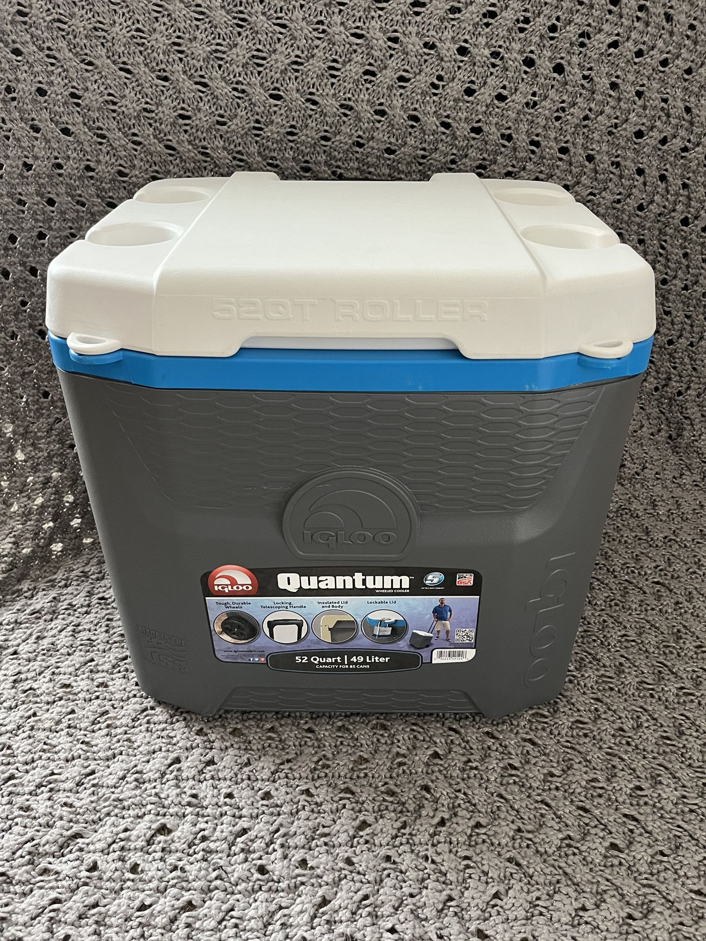 Igloo Quantum Wheeled Outdoor Cooler 52 Quart (49 L). Good Condition 