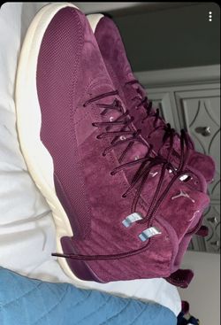 10.5 Jordan retro 12’s asking 200$ worn once