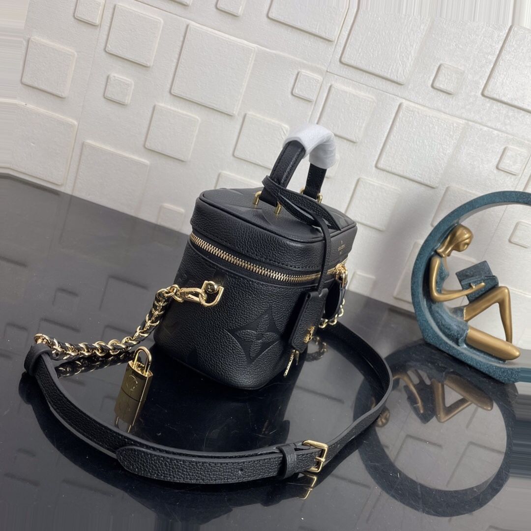 Louis Vuitton Vanity Pm Black for Sale in Brooklyn, NY - OfferUp