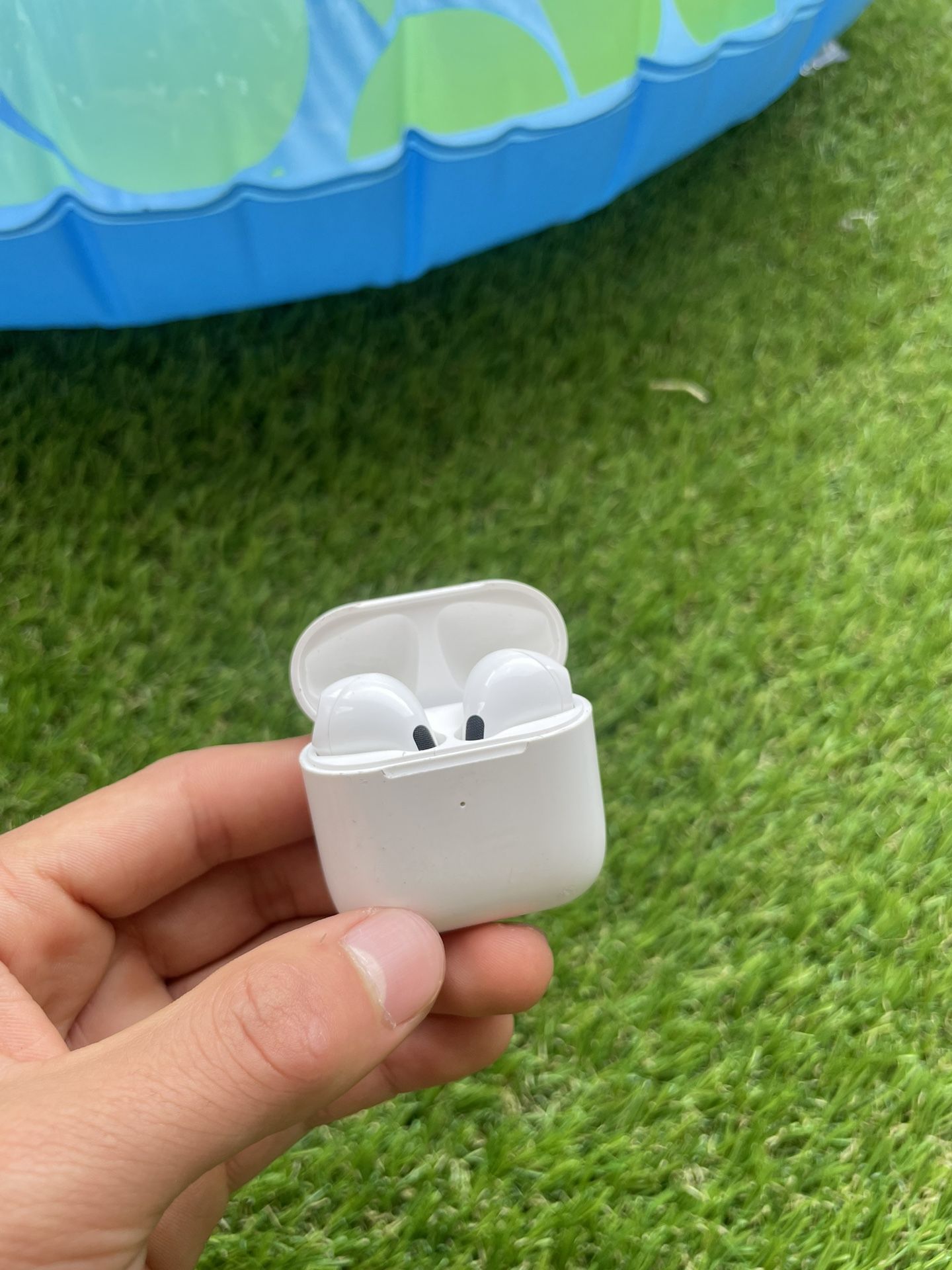 Airpods White