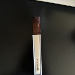 Hourglass concealer