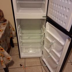 Refrigerator Mediano Enperfetas Condisiones No Asido Usado