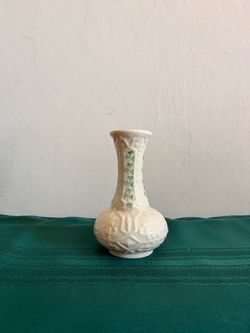 Belleek Green Shamrock Small Clover Bud Vase (Green Mark 6)