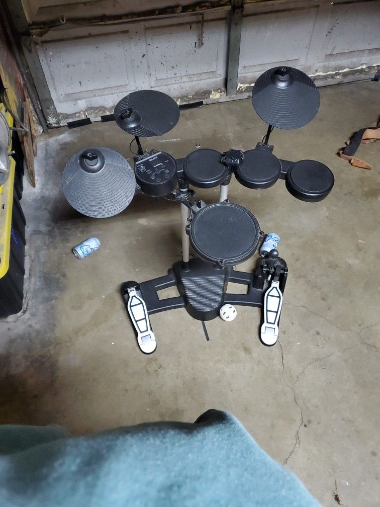 Simmons electronic drum set 