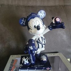 2010 New York Yankees Mickey Mouse Statue