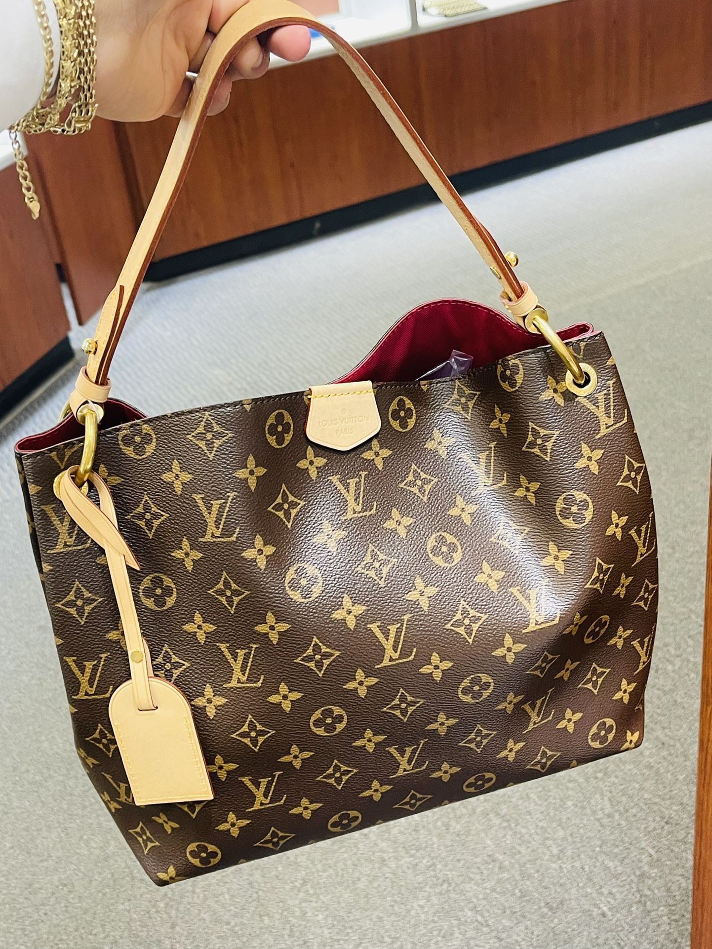LOUIS VUITTON