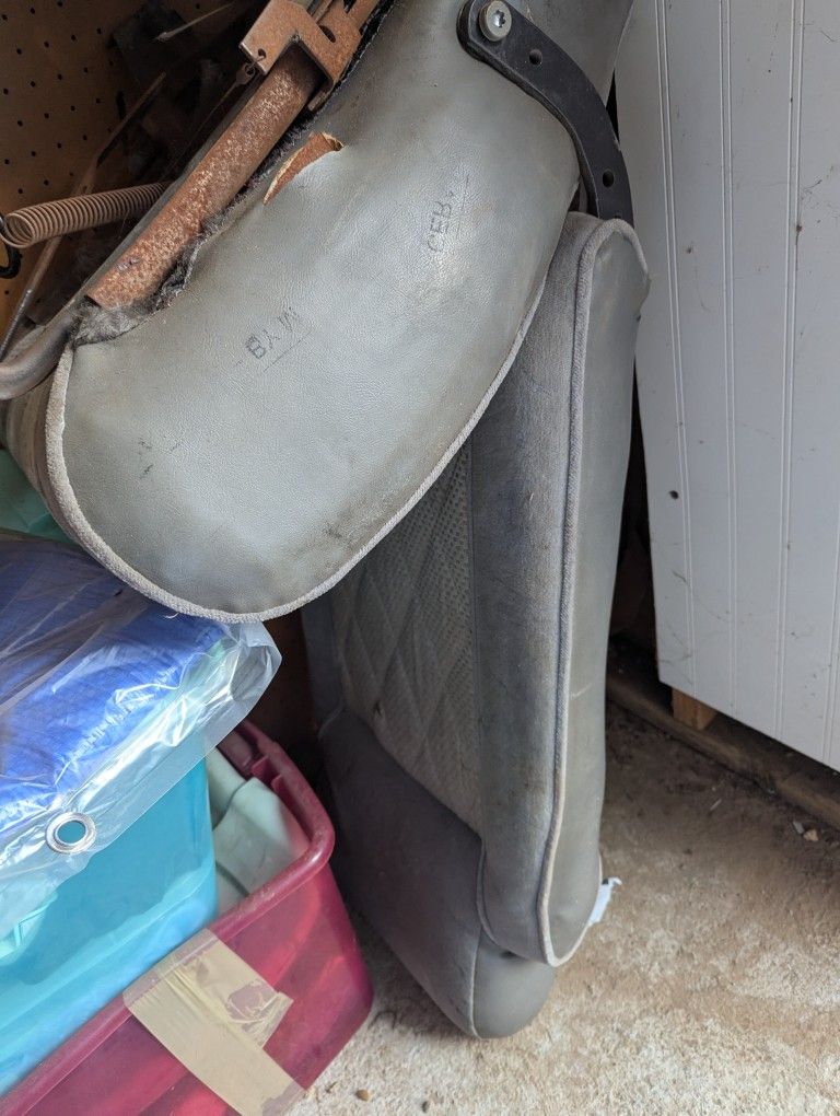 G Body Bucket Seats