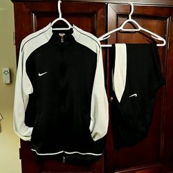 Nike Jacket And Pants Set "M"  Good Conditions Dri Fit $30 good conditions 