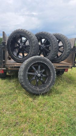 35x12 50r22 tires