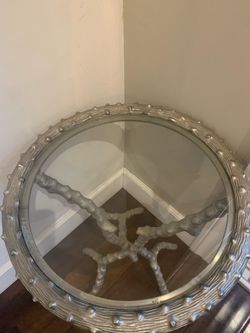 Accent table