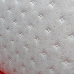 Floor Model Serta Perfect Sleep Matttess Kingsize 