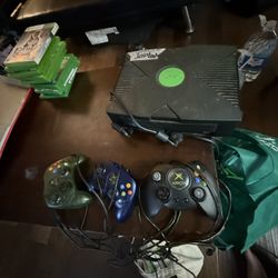 original XBOX. console with 3 controllers 