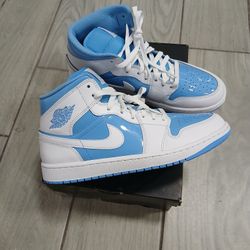 Jordan 1 Mid SE