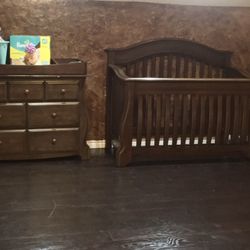 Crib & Dresser/ Changing Table 