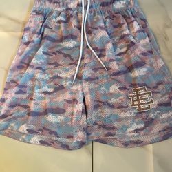 EE SHORTS SIZE SMALL