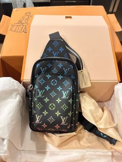 LOUIS VUITTON M13936 Avenue Sling Bag Iridescent Gradient