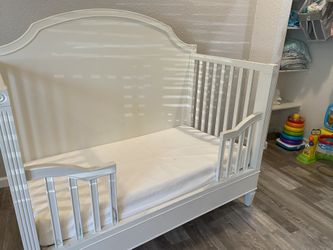  Ivory Crib With Mattress 