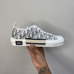 Dior B23
