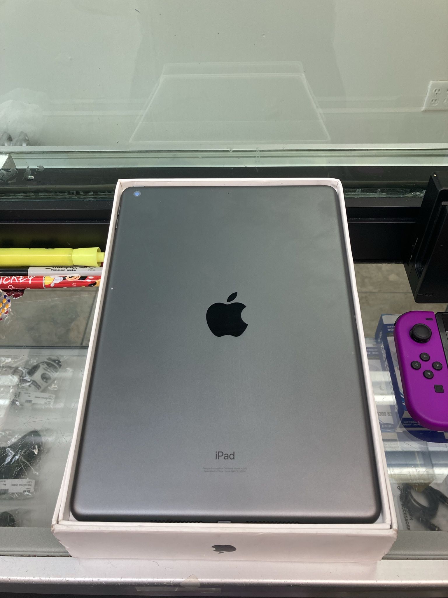 iPad 8th Gen. (128GB) *PARTS*