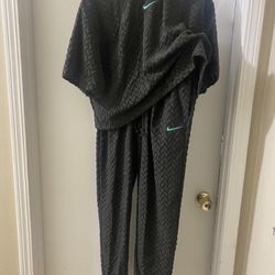 NIKE (2pc) Medium New