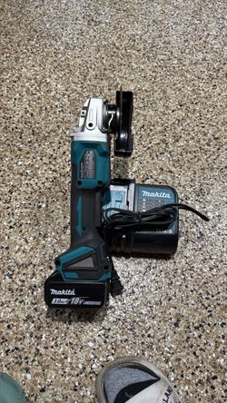 Makita X lock grinder with 3ah battery