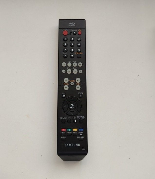 Samsung Blu-ray Remote Control (Model: 00070D) For Sale 