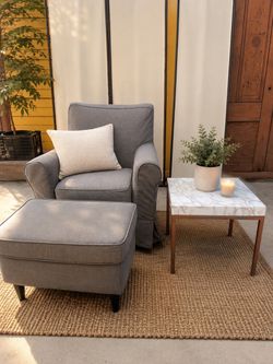 Arm chair free delivery 🚚 with foot stool