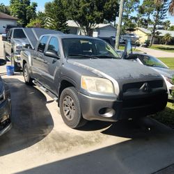 2007 Mitsubishi Raider