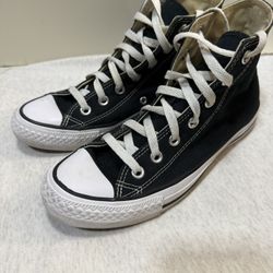 Womens Converse Black And White Size 7.5 