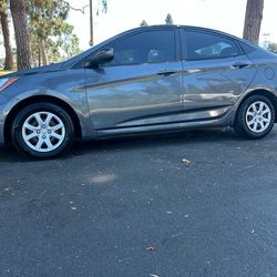 2012  Hyundai accent