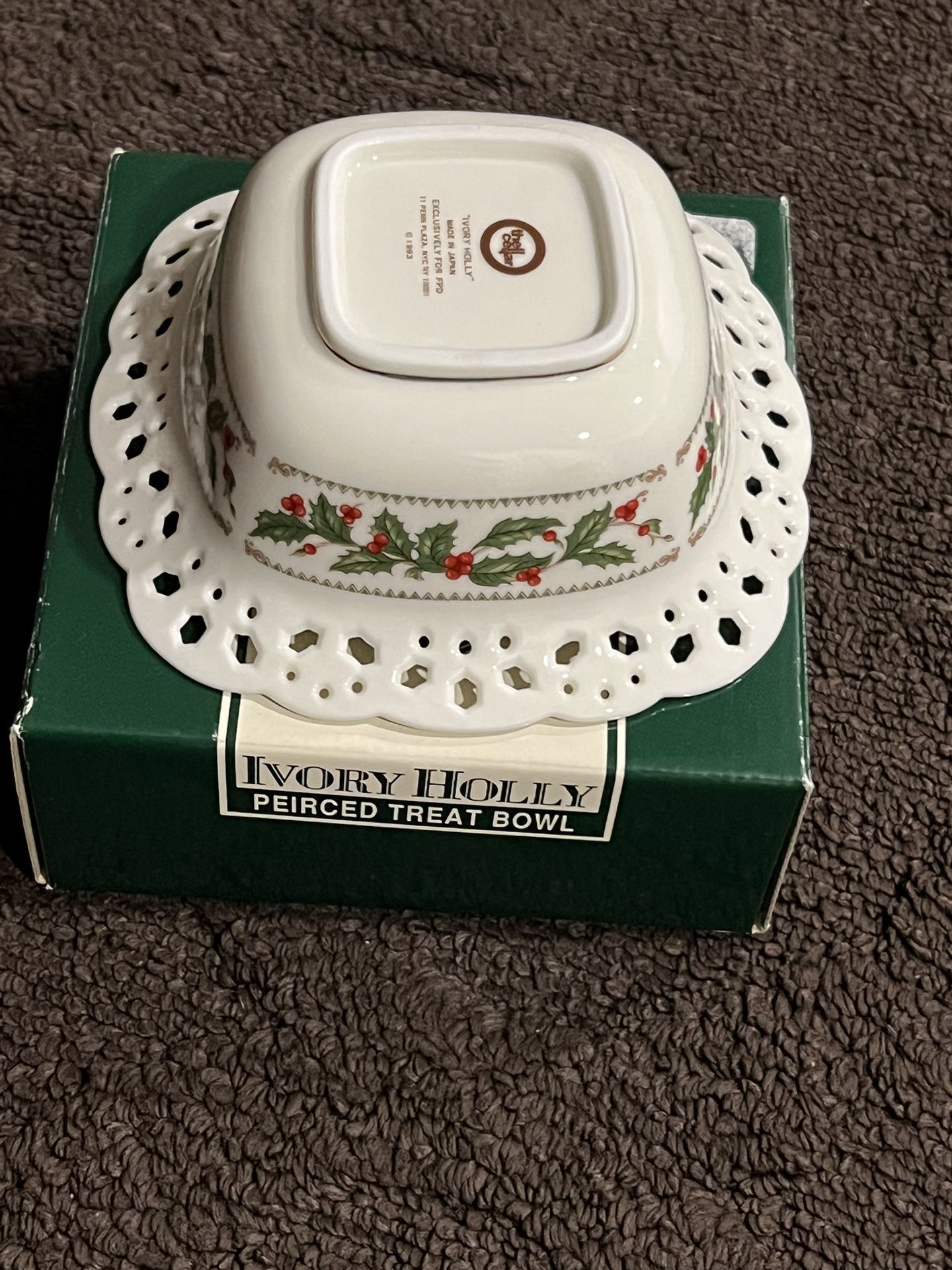Ivory Holly  Christmas treat Bowl 