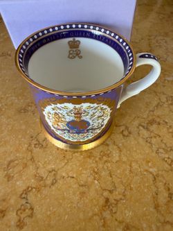 Queen Elizabeth II Platinum Jubilee mug England Royal Collection 22K nWOT