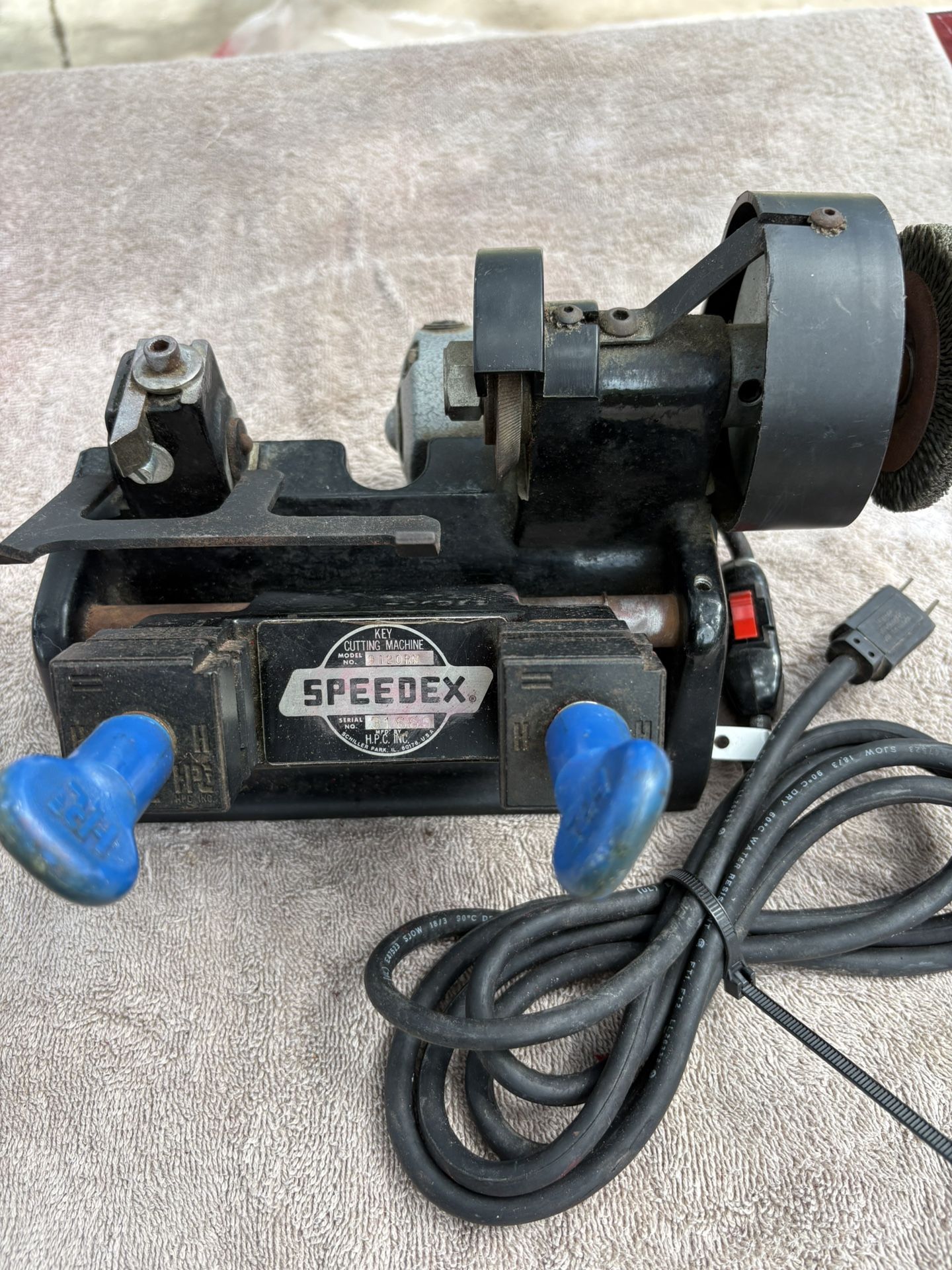 Mini Speedex Key Duplicator 9120RM—Markets Most Accurate Small Key Cutter, Hi Rpm Motor, De-burring Brush